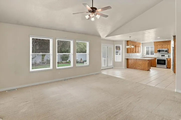 939 S Wind River Way, Kaysville, Utah 84037