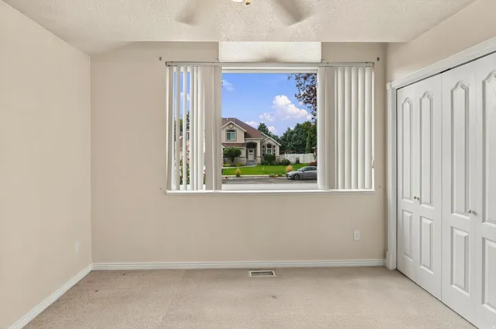 939 S Wind River Way, Kaysville, Utah 84037