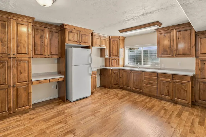 939 S Wind River Way, Kaysville, Utah 84037