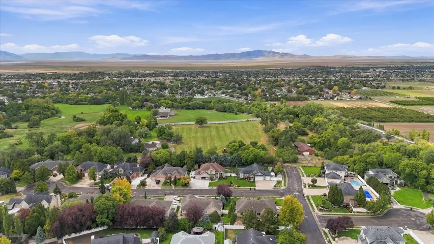 939 S Wind River Way, Kaysville, Utah 84037