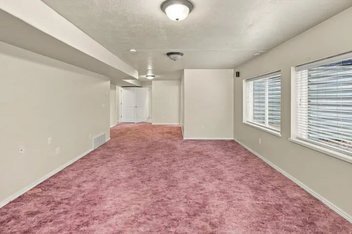 939 S Wind River Way, Kaysville, Utah 84037