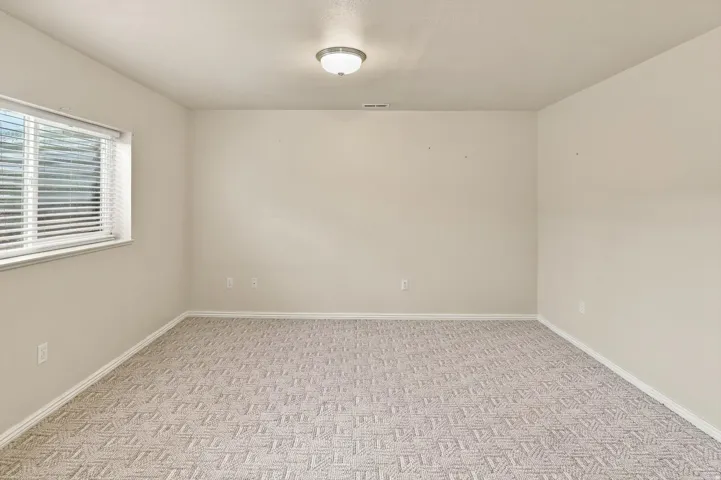 939 S Wind River Way, Kaysville, Utah 84037