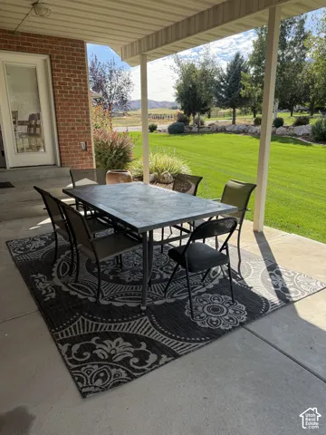 Covered patio featuring a concrete surface
