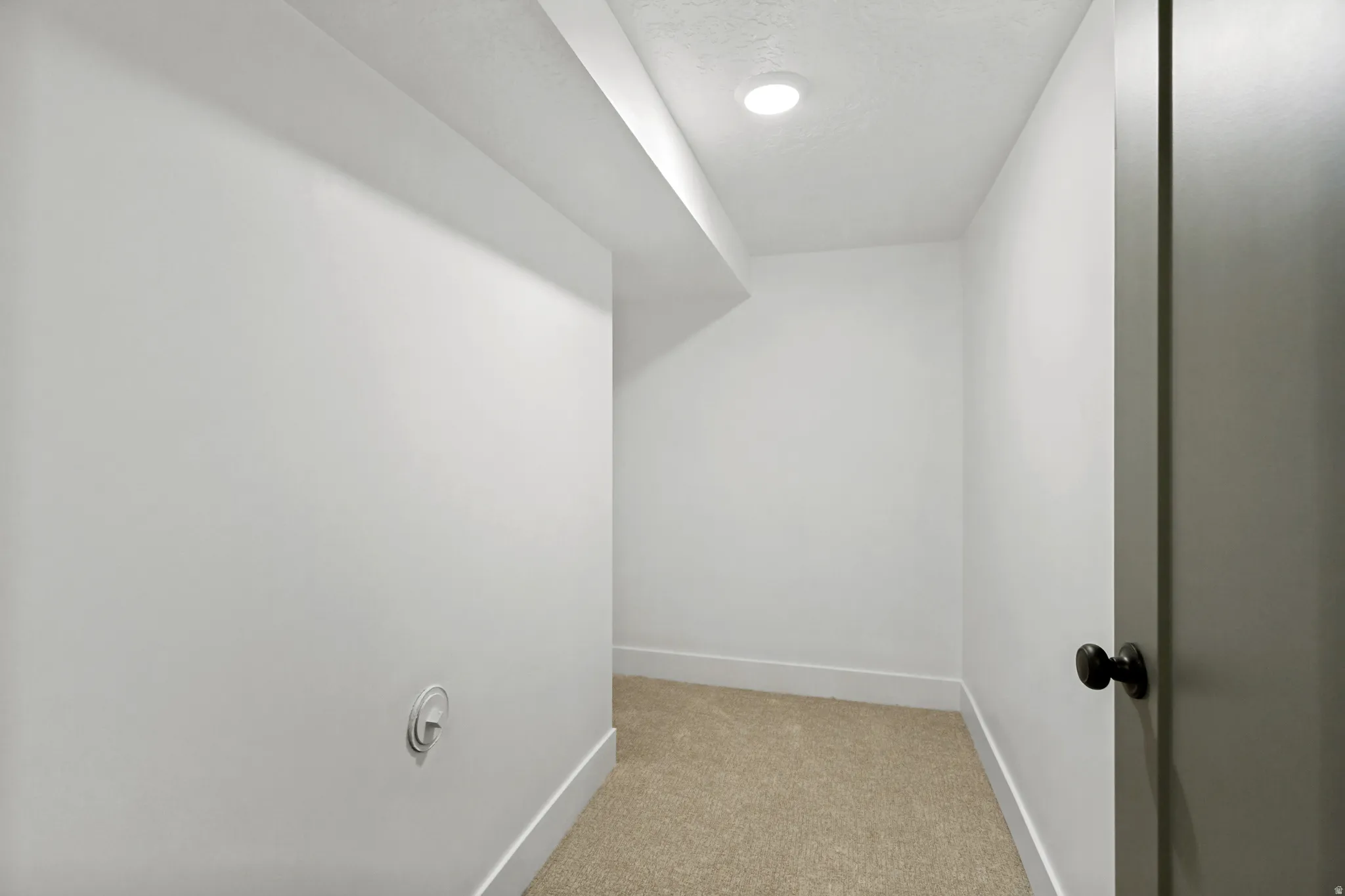 Recessed ceiling lighting