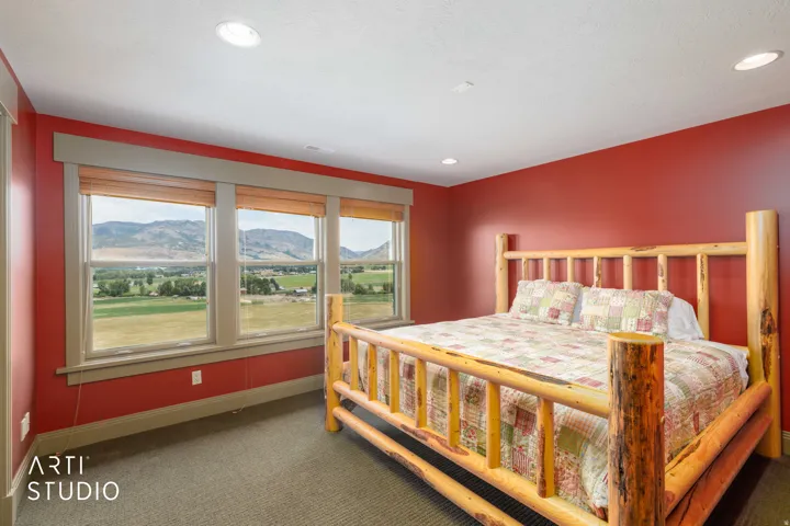 Large bdrm with amazing views! King size lodgepole pine bed.