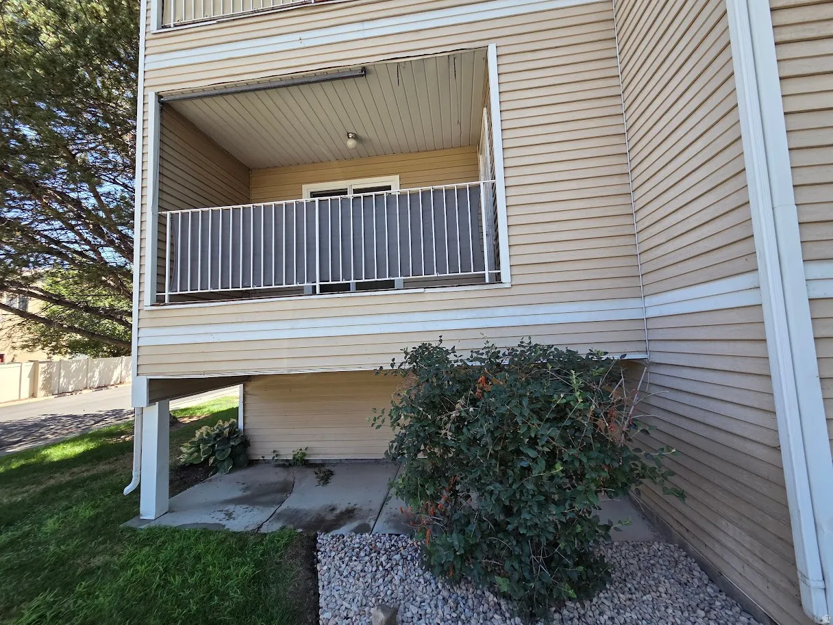 Balcony of unit