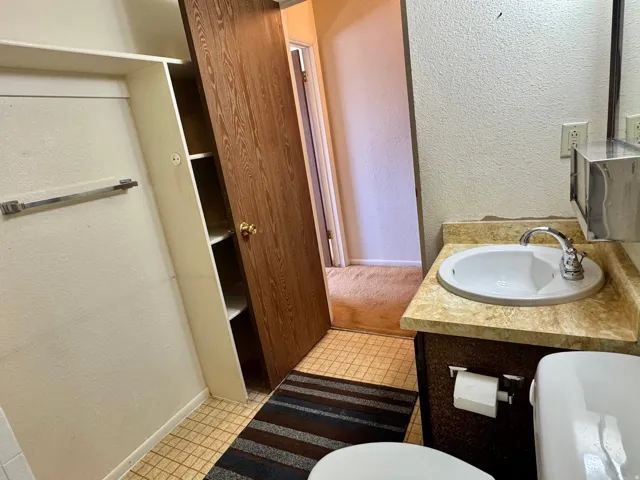 Unit 1 Full Bathroom