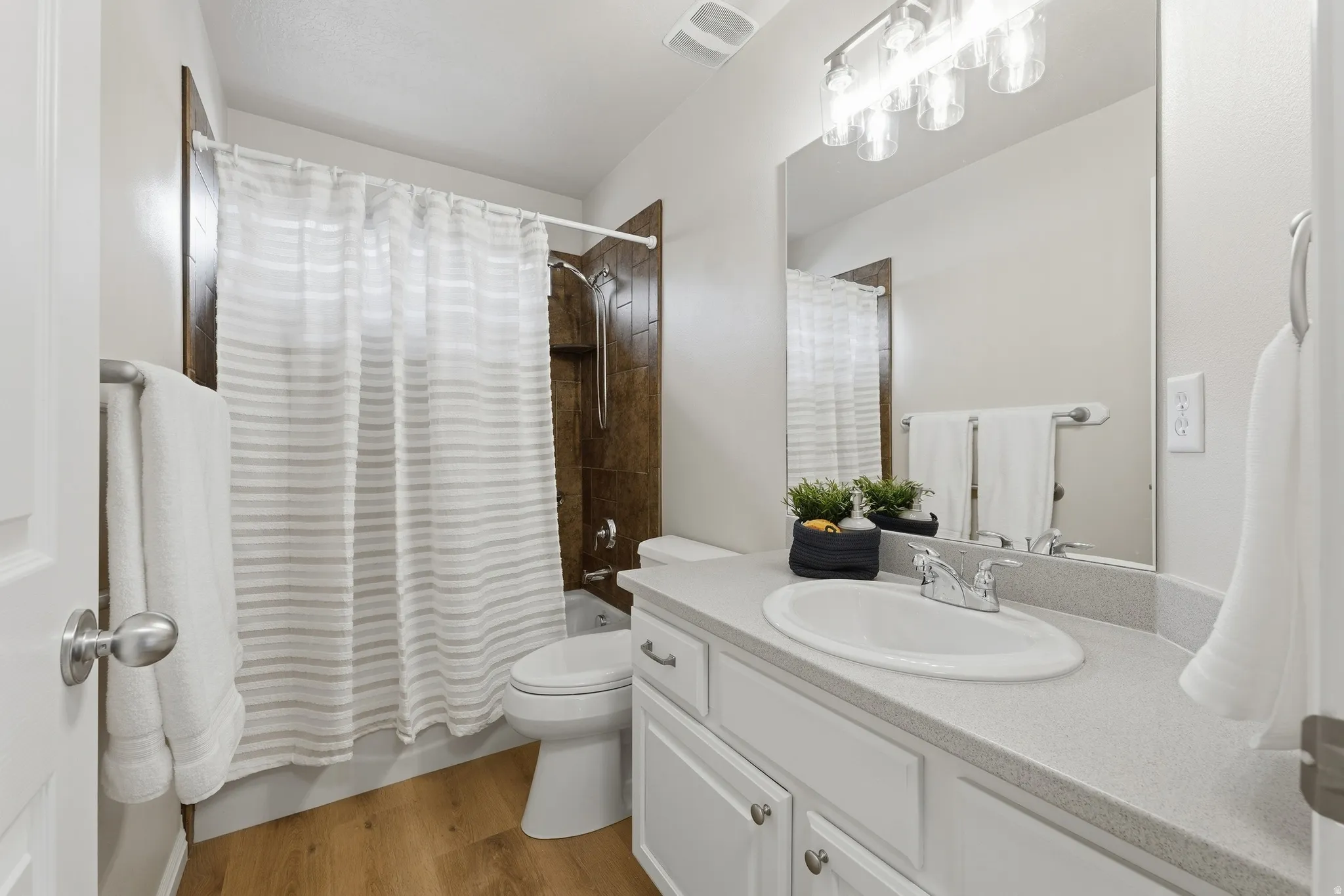 Full bathroom