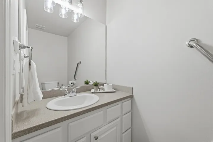 Half bathroom (off laundry/mudroom)