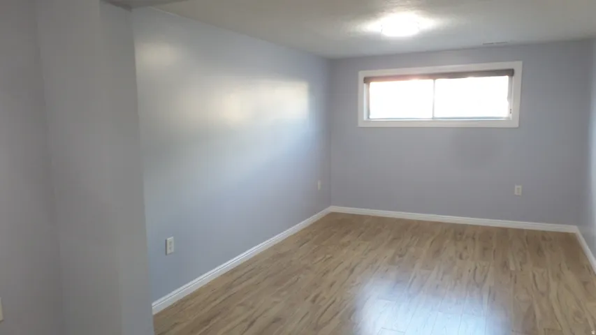 Large Bedroom with Sitting/Office Area & Closets