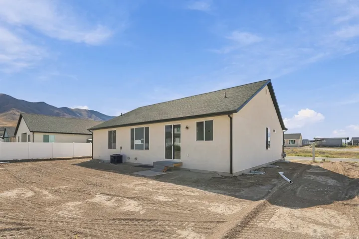 2365 E E Morning Glory Way, Eagle Mountain, Utah 84005