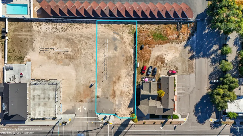 Expansive lot with direct street access