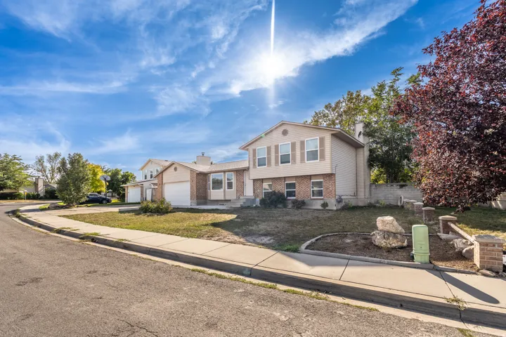 3816 S Pheasant Glen Dr, West Valley City, Utah 84120