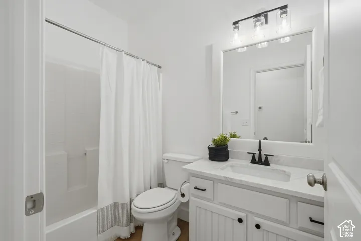 Bathroom with tub/shower combo