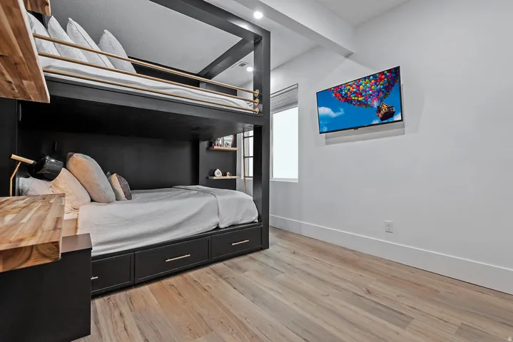 Built-in bunk bed system with integrated storage drawers