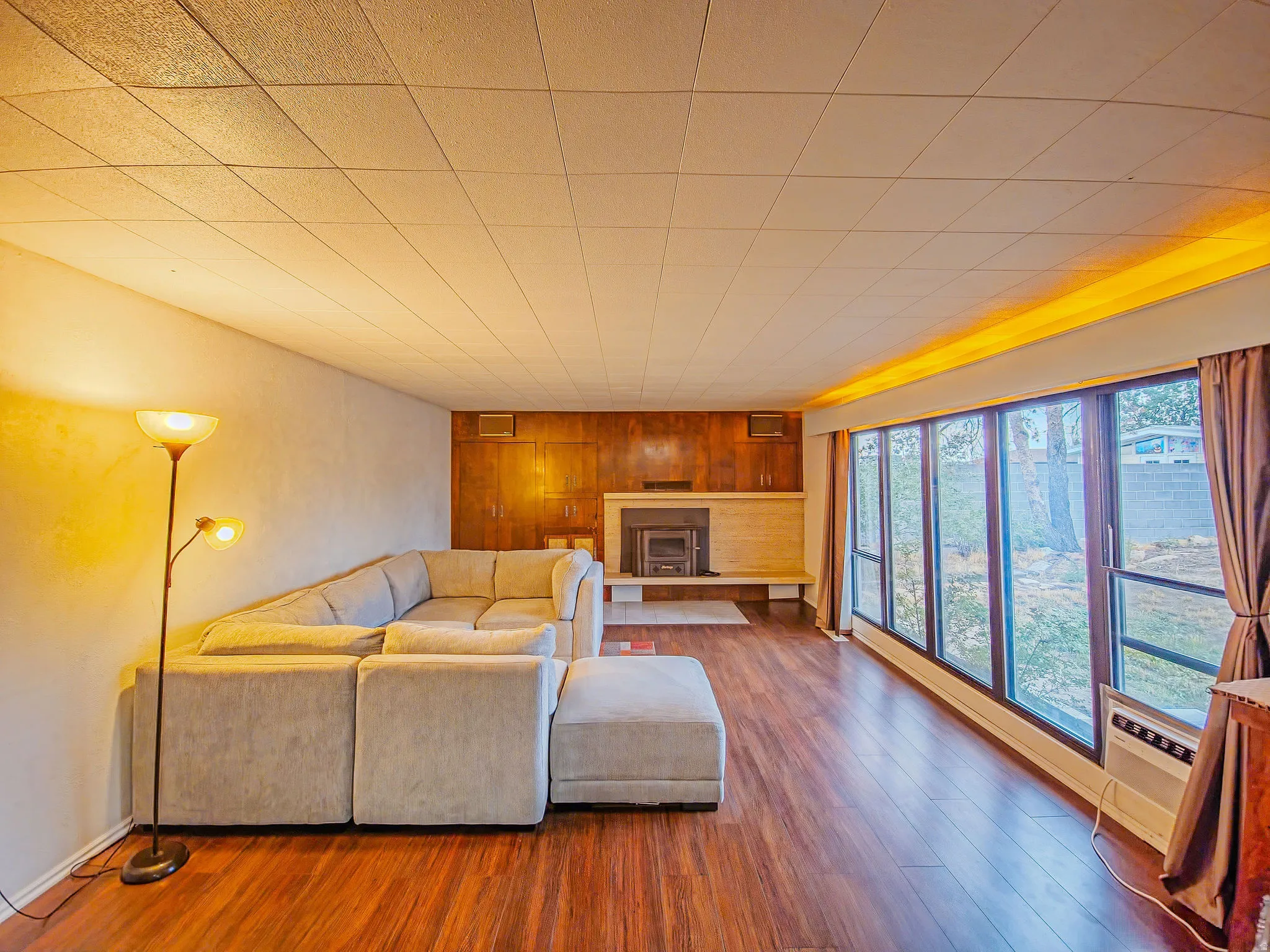 Wood-finish flooring throughout