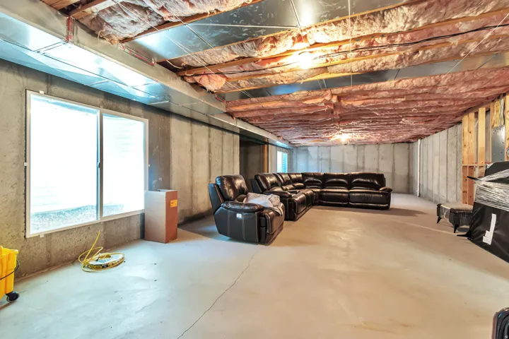 9044 S Pine Laurel Ln, West Jordan, Utah 84081