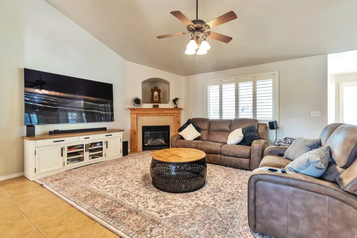 9044 S Pine Laurel Ln, West Jordan, Utah 84081