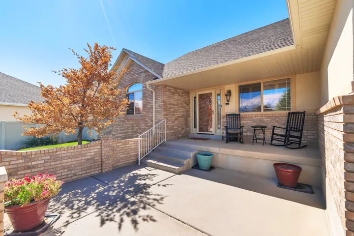 9044 S Pine Laurel Ln, West Jordan, Utah 84081