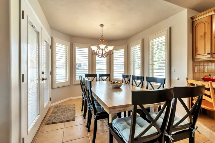 9044 S Pine Laurel Ln, West Jordan, Utah 84081