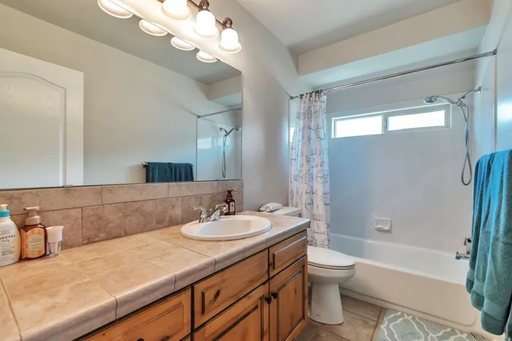 9044 S Pine Laurel Ln, West Jordan, Utah 84081