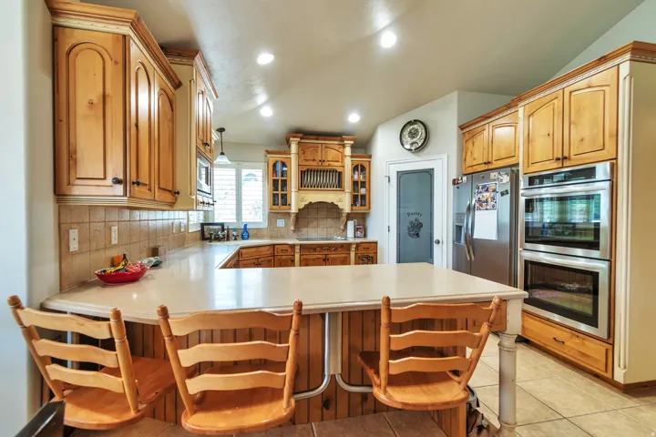9044 S Pine Laurel Ln, West Jordan, Utah 84081