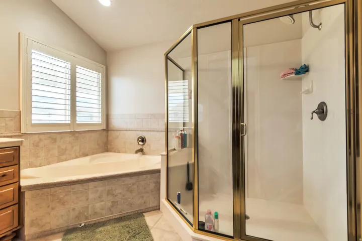 9044 S Pine Laurel Ln, West Jordan, Utah 84081