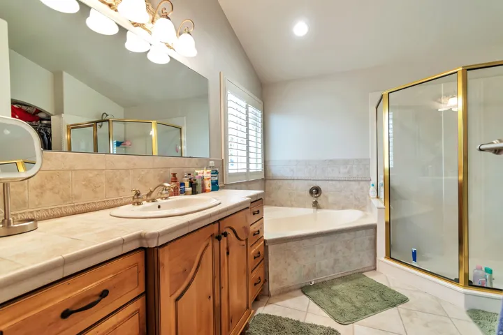 9044 S Pine Laurel Ln, West Jordan, Utah 84081