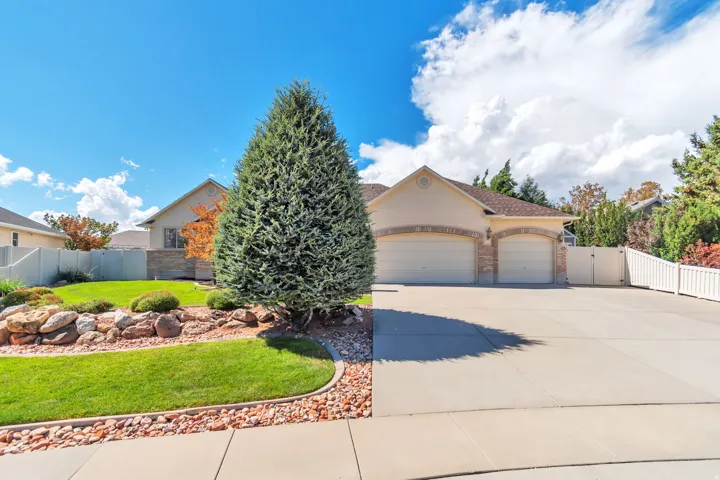 9044 S Pine Laurel Ln, West Jordan, Utah 84081