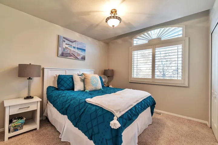 9044 S Pine Laurel Ln, West Jordan, Utah 84081
