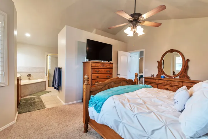 9044 S Pine Laurel Ln, West Jordan, Utah 84081