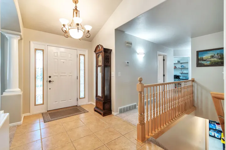 9044 S Pine Laurel Ln, West Jordan, Utah 84081