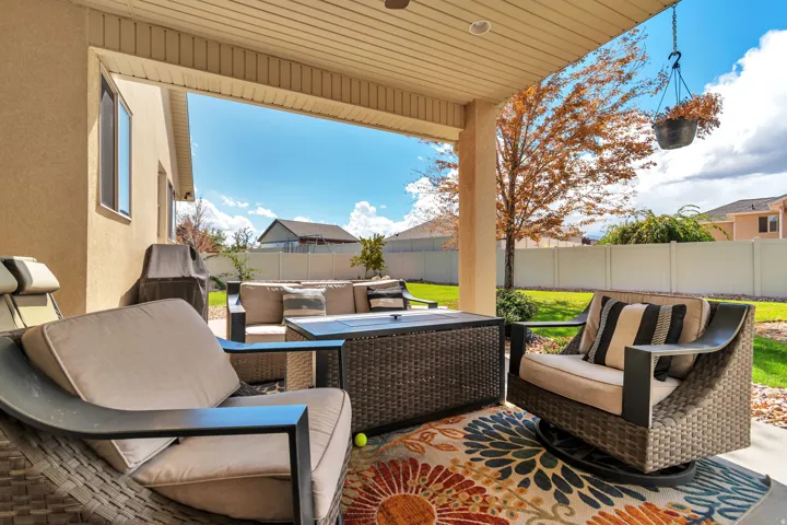 9044 S Pine Laurel Ln, West Jordan, Utah 84081