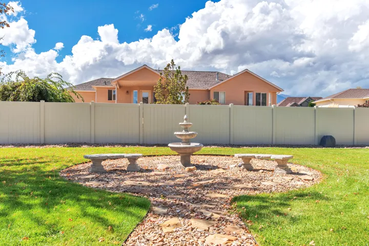 9044 S Pine Laurel Ln, West Jordan, Utah 84081