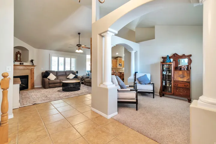 9044 S Pine Laurel Ln, West Jordan, Utah 84081