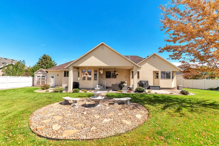 9044 S Pine Laurel Ln, West Jordan, Utah 84081