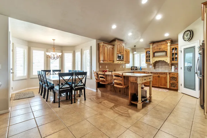 9044 S Pine Laurel Ln, West Jordan, Utah 84081