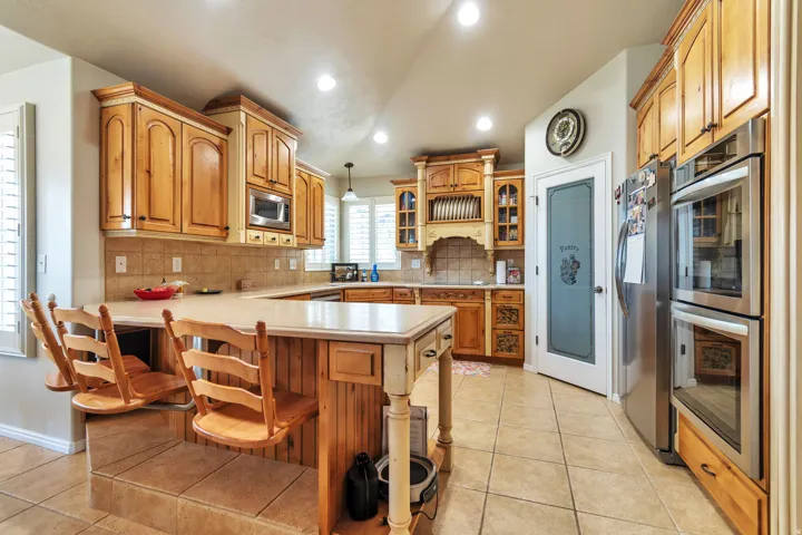 9044 S Pine Laurel Ln, West Jordan, Utah 84081