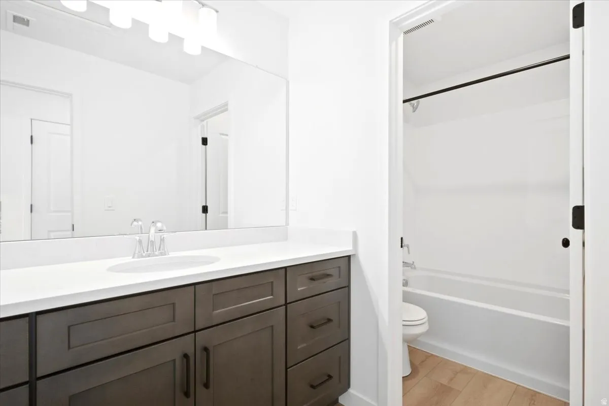 2nd Full Bath Upstairs