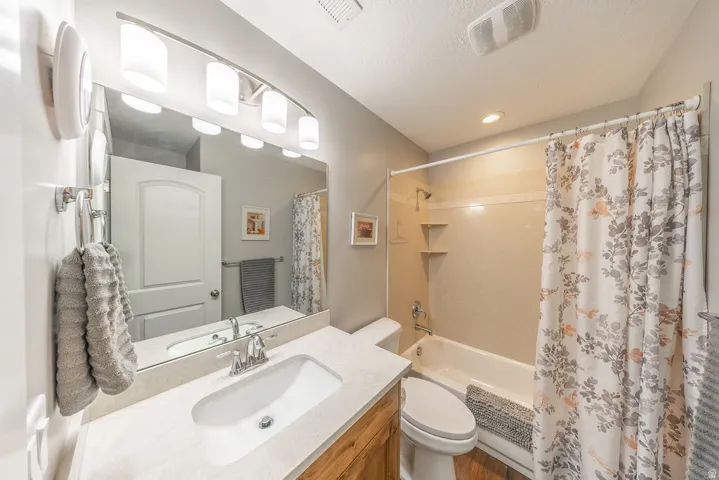 1693 N 690 W, West Bountiful, Utah 84087