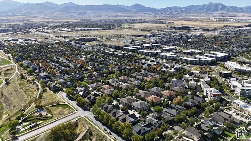 Expansive residential area featuring a variety of single-family homes and multi-unit dwellings