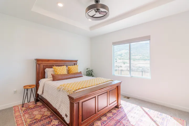 Tray ceiling with recessed lighting