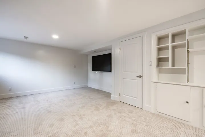 8505 S Kings Cove Dr, Salt Lake City, Utah 84121