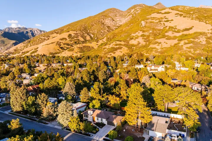 8505 S Kings Cove Dr, Salt Lake City, Utah 84121