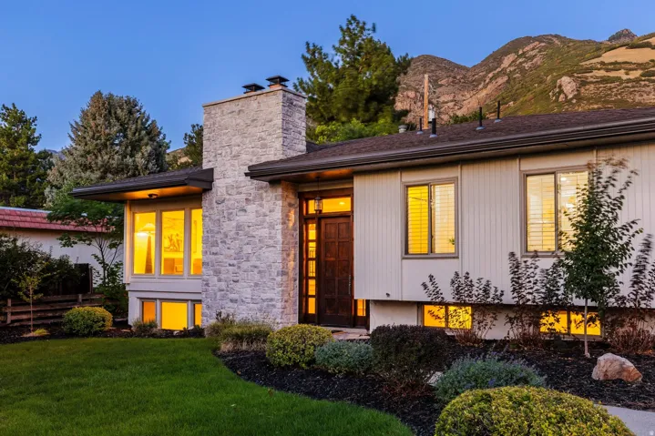 8505 S Kings Cove Dr, Salt Lake City, Utah 84121