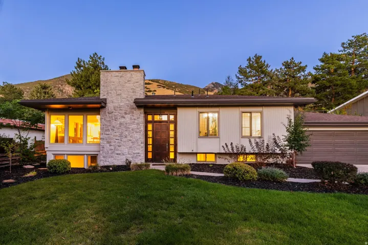 8505 S Kings Cove Dr, Salt Lake City, Utah 84121