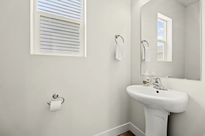1/2 bathroom