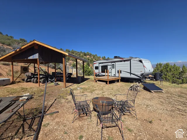 Detached covered gazebo, camper deck & wood shed included!!
