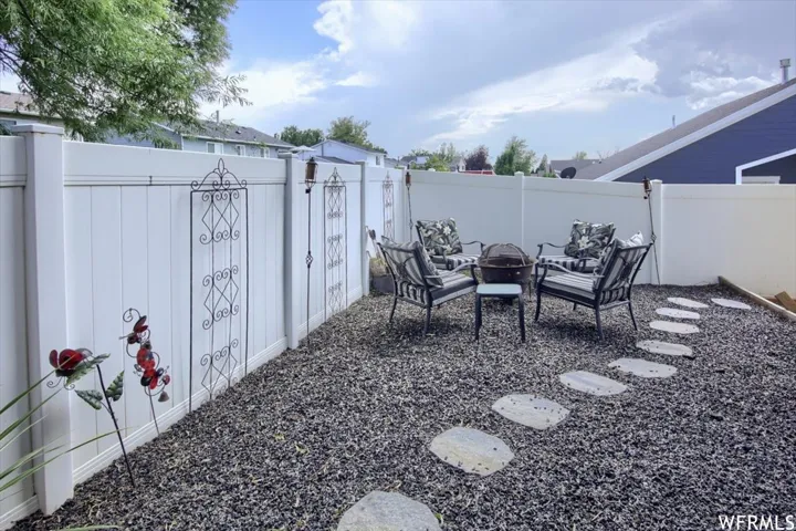 644 N Stonne Ln, Kaysville, Utah 84037