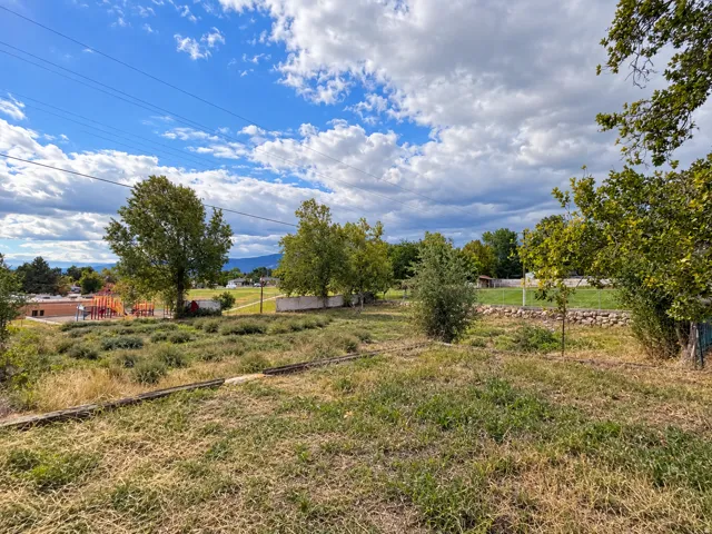 Huge backyard with space for gardening, farming, additional storage, or building